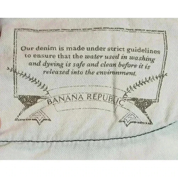 Banana Republic Women's Size 28 Denim Bermuda Shorts Cuffed Distressed Hem - Picture 11 of 11